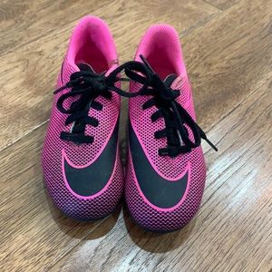 Nike Girls soccer cleats